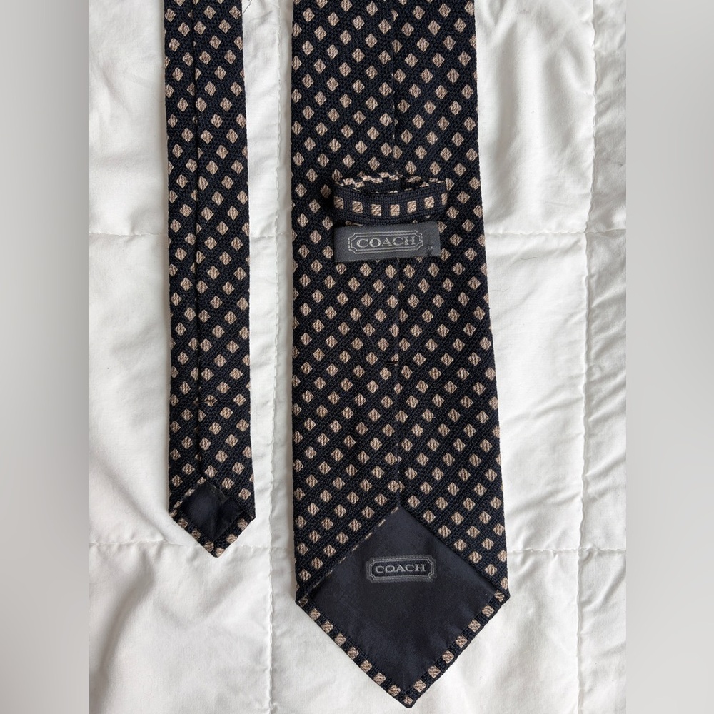 Coach Men's Tie in Black and Tan Pattern